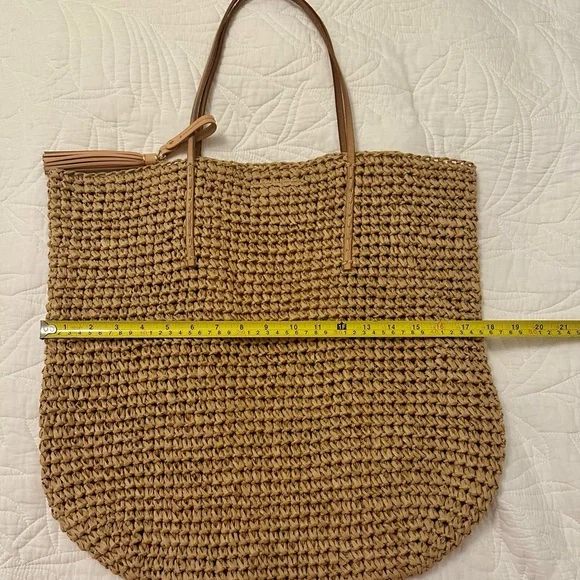 NWOT Banana Republic Woven Straw Tote with Tassel ☀️🏖️ - Picture 10 of 10